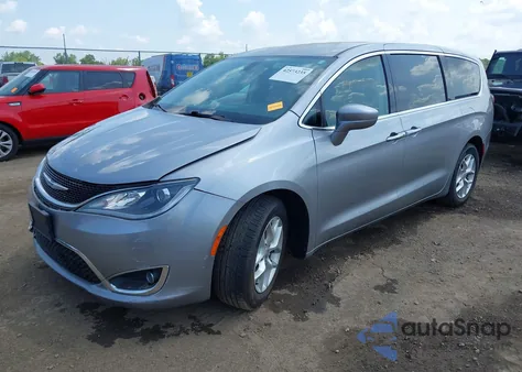 2018 Chrysler Pacifica Touring Plus z USA, uszkodzony, nr VIN 2C4RC1FG9JR104549